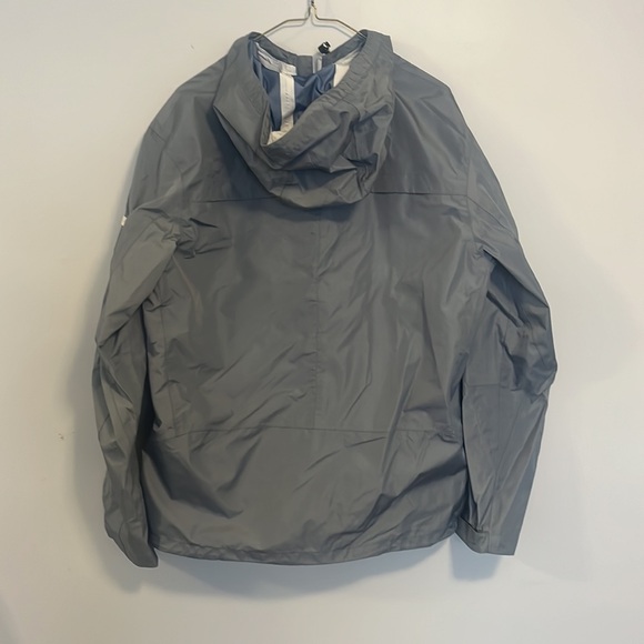 Large coat - Picture 2 of 3